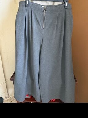 NWOT GAP CHARCOAL GREY Wide-Leg CROP Pants SIZE 12..HIGH RISE.. ORIGINAL $65